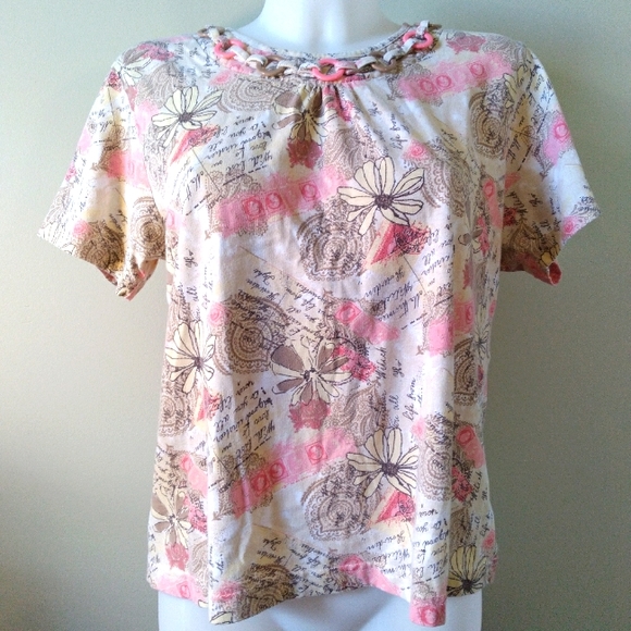 Pretty Vintage Top by Shenanigans with plastic Hoops at Neckline - Picture 1 of 6